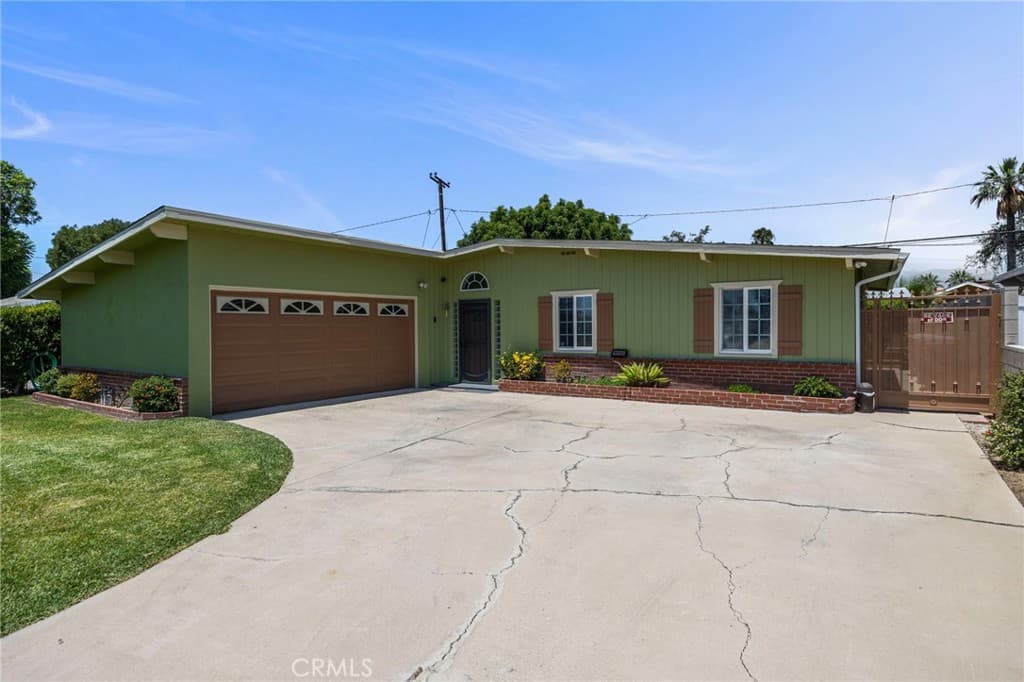 16135 E Edna