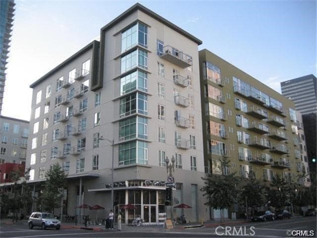 645 W 9th Street 618