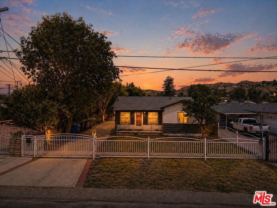 10341 Arminta Street