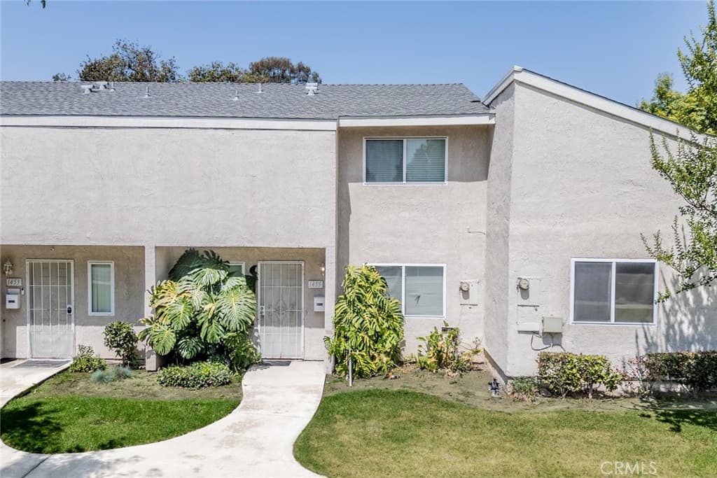 1455 N Elderberry