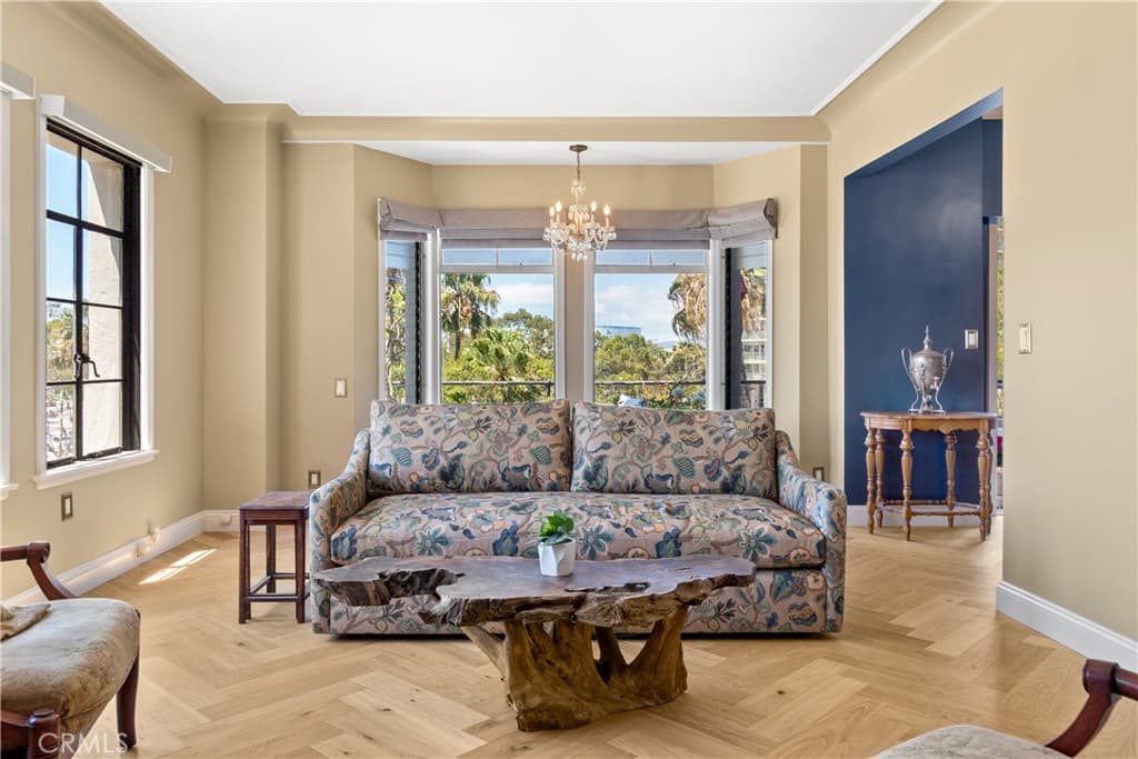 800 E Ocean Blvd 201