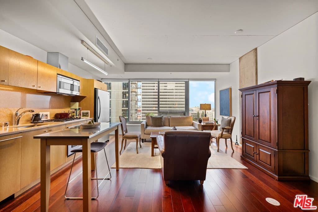 1155 S Grand Avenue 1111