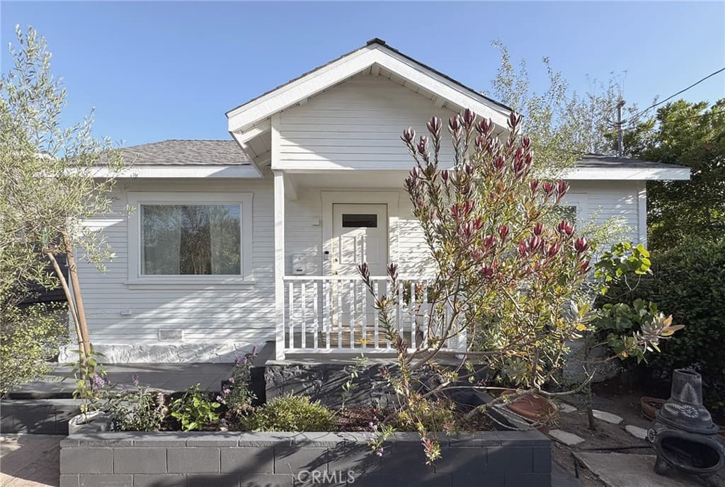124 W Sycamore Avenue