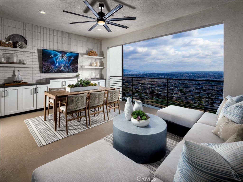 355 Mariposa Way