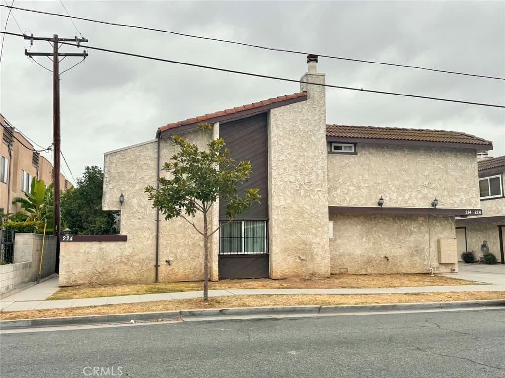 226 S McPherrin Avenue 03