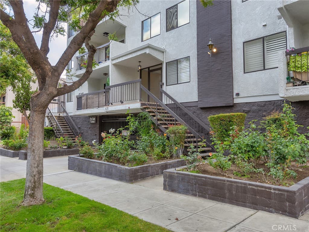 635 E Elmwood Avenue 203