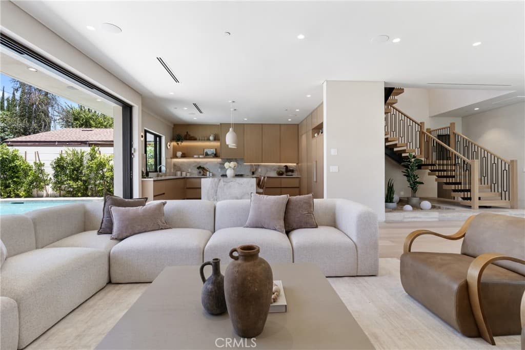 15721 Addison