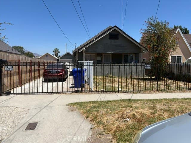 1441 N Lugo