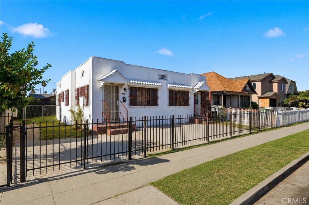 947 W 60th