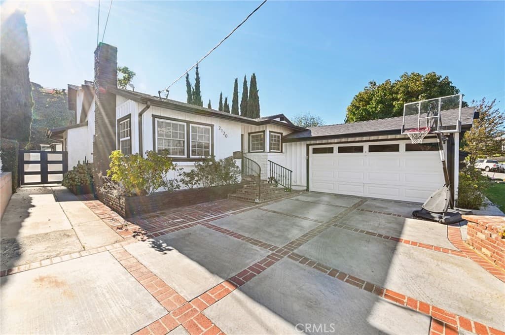 2120 Ronsard Road