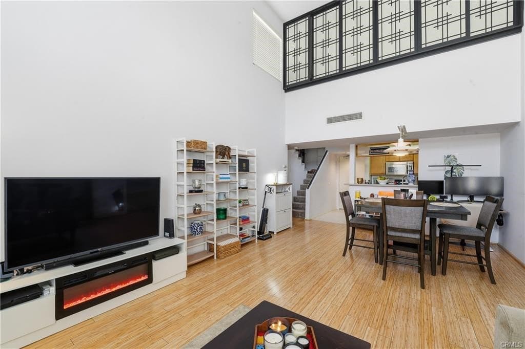 1119 Albany