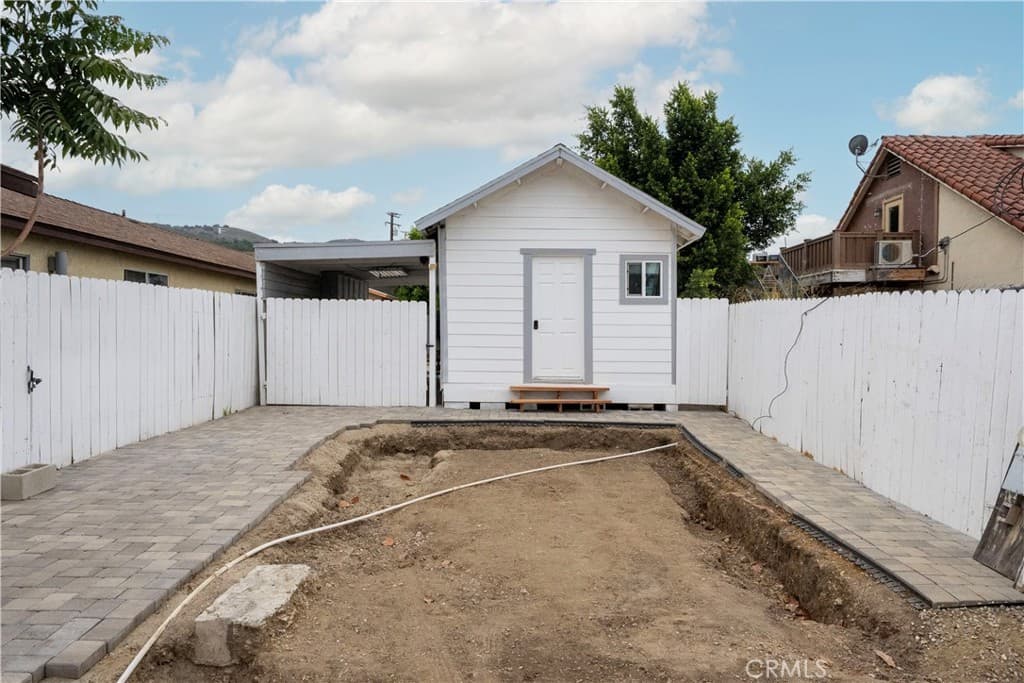 328 Clay St