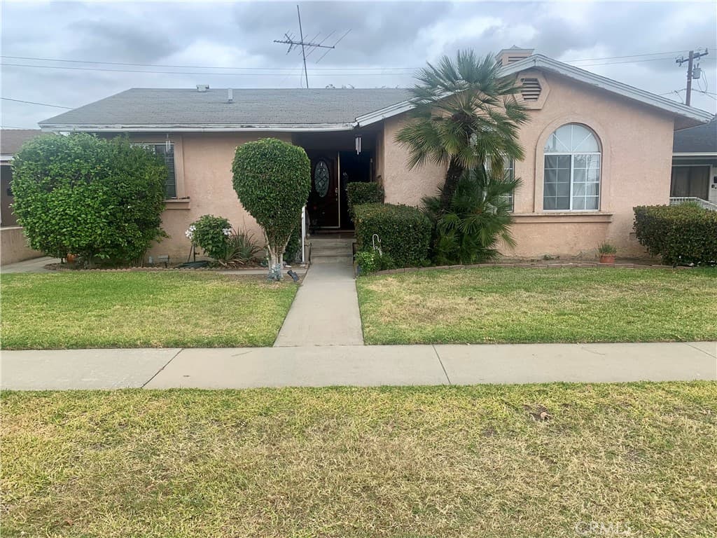 5542 Pico Vista