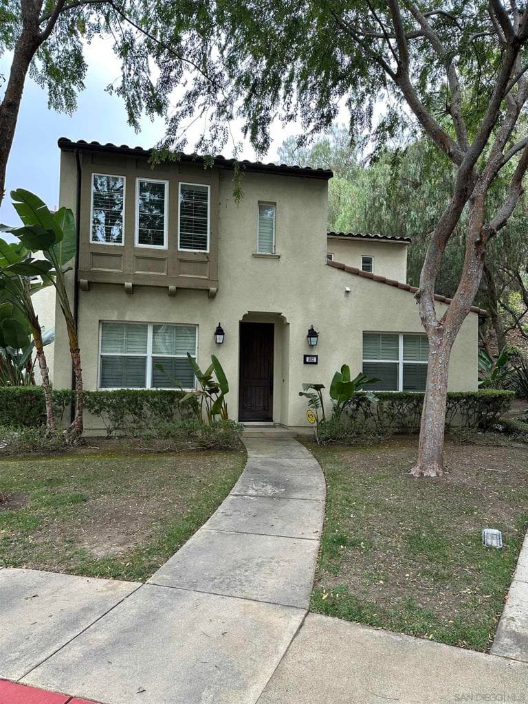 882 Sunset Place