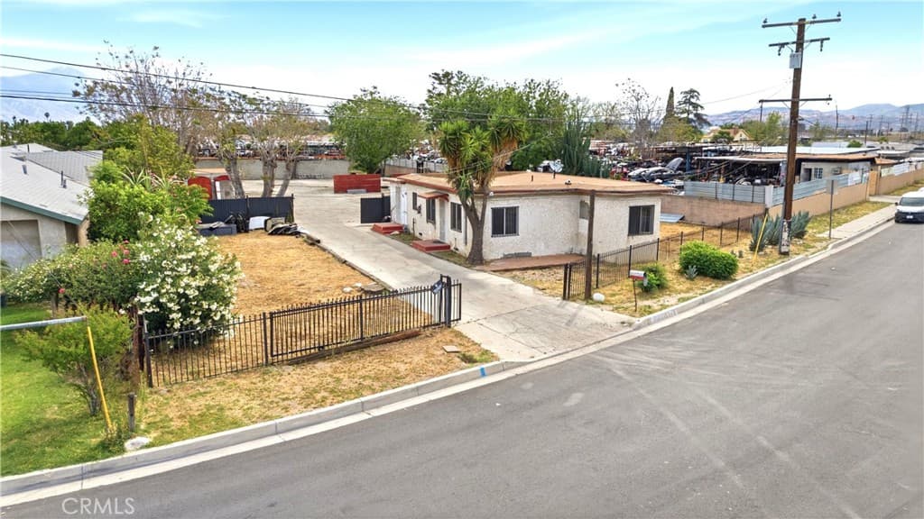 261 S Muscott