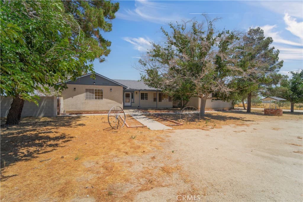 8327 W Avenue I