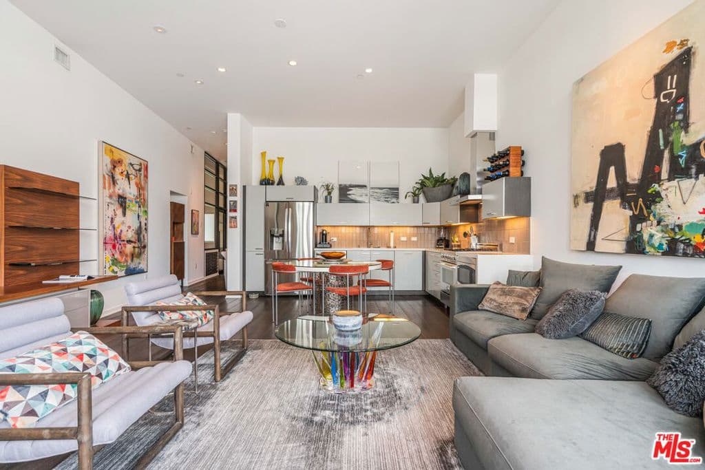 751 N Fairfax Avenue 4