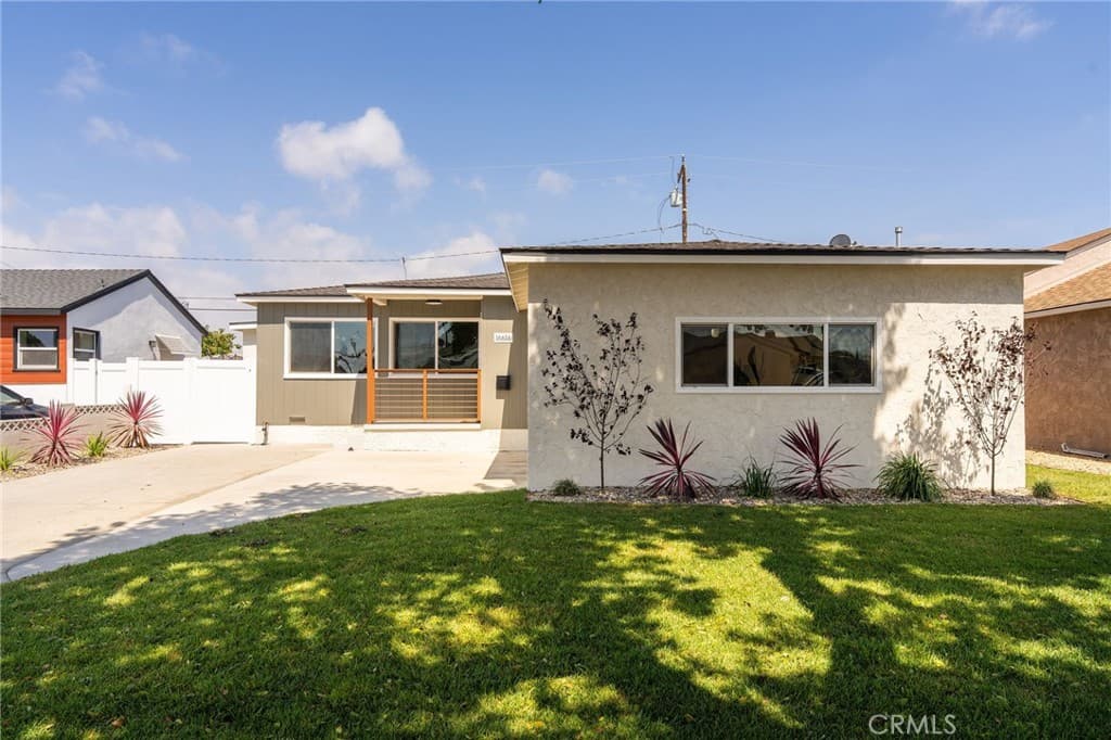 16616 Ermanita Ave