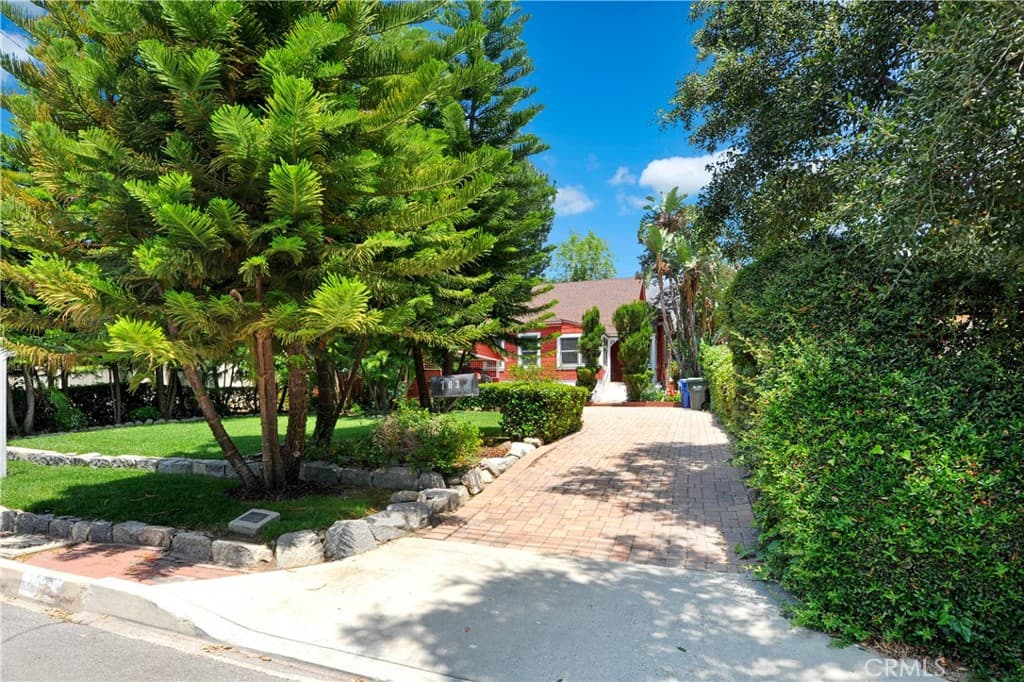 703 Manzanita