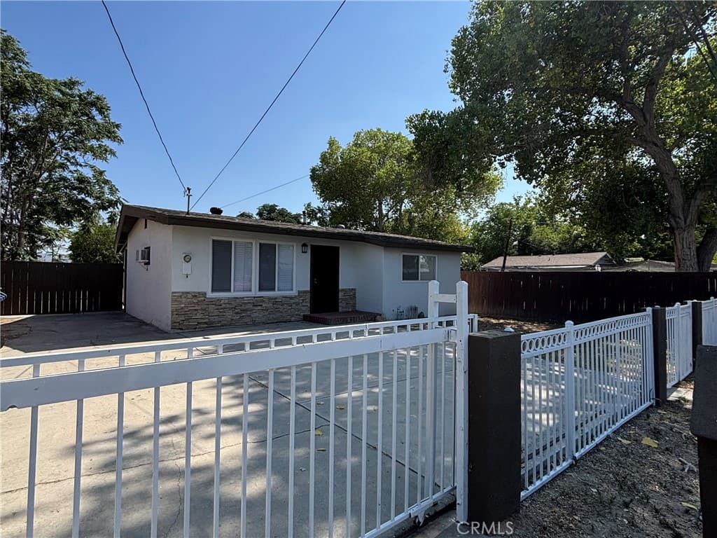 885 San Jacinto