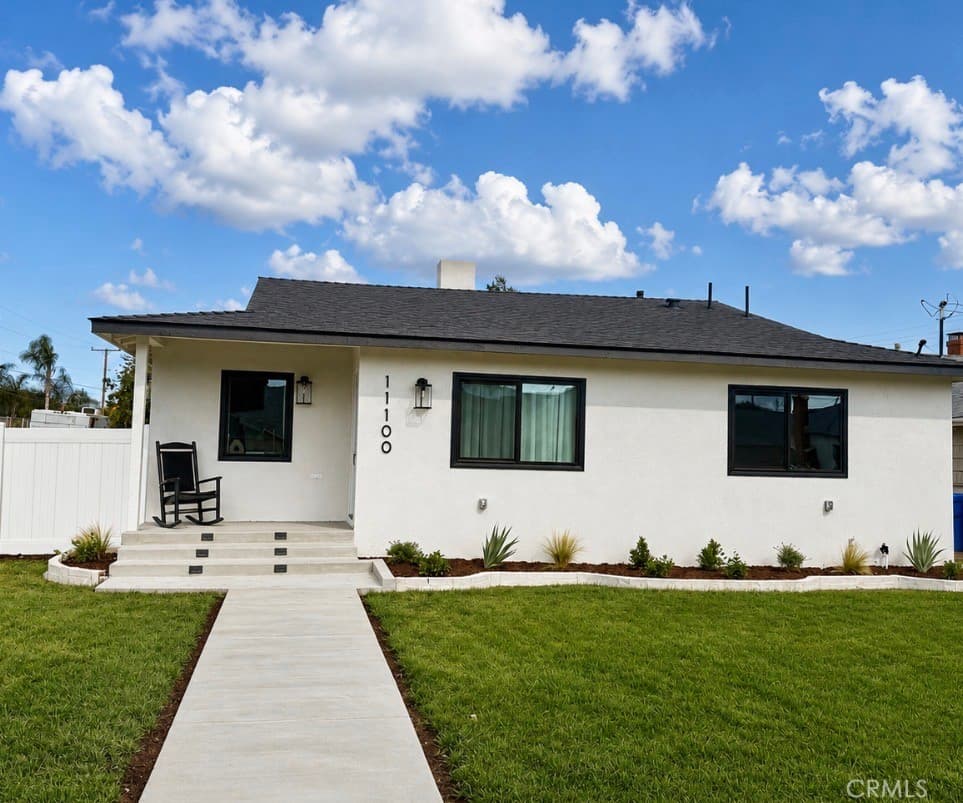 11100 Greenlawn