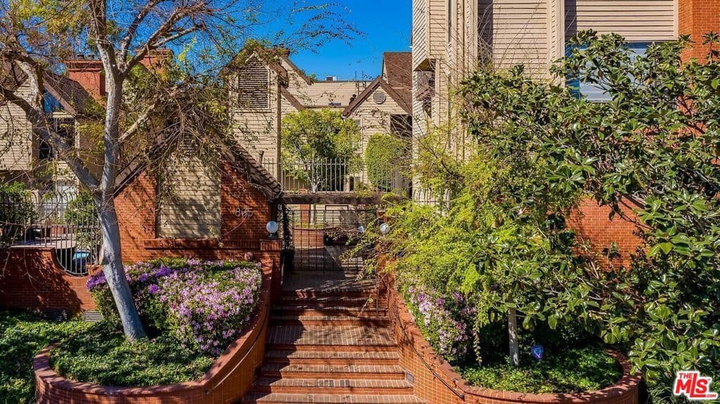 835 S Lucerne Boulevard 205