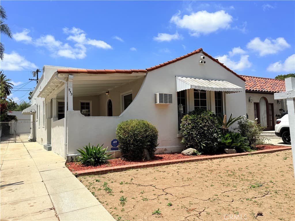 933 S MULLEN Avenue