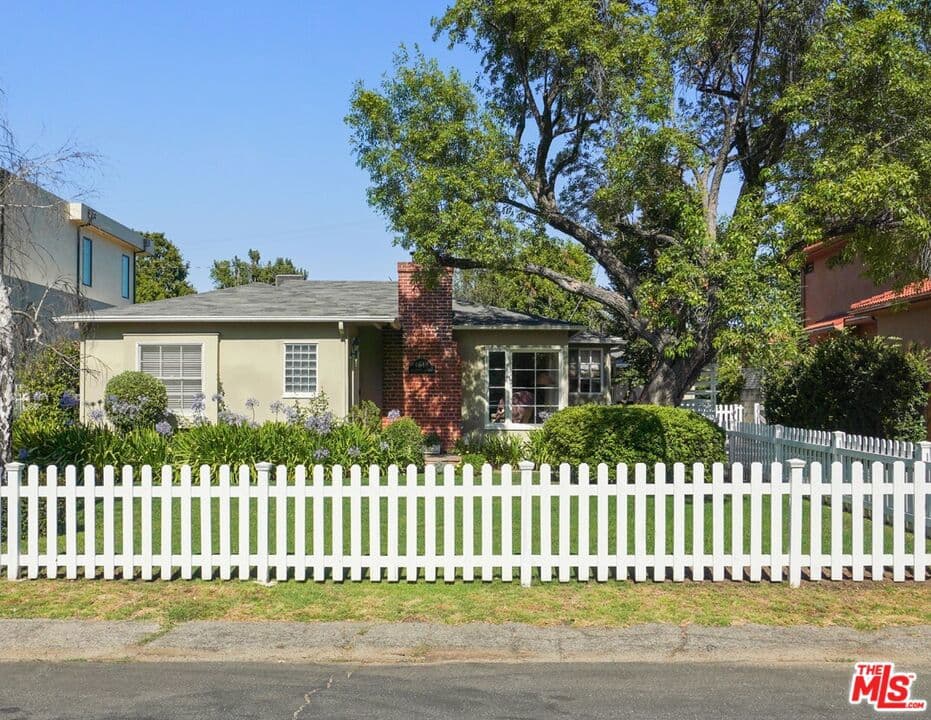 4648 Columbus Avenue