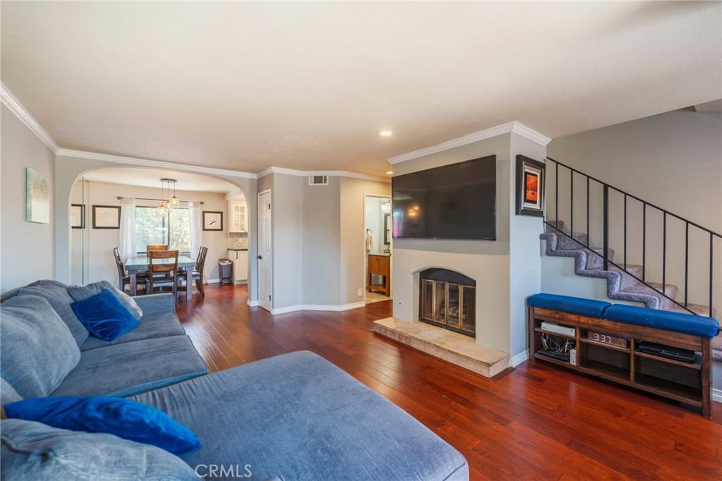 3935 W 182nd