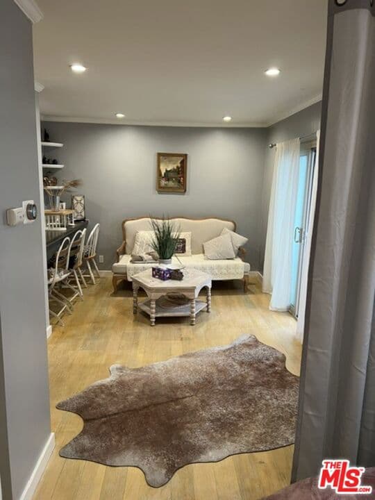 141 S Clark Drive 315