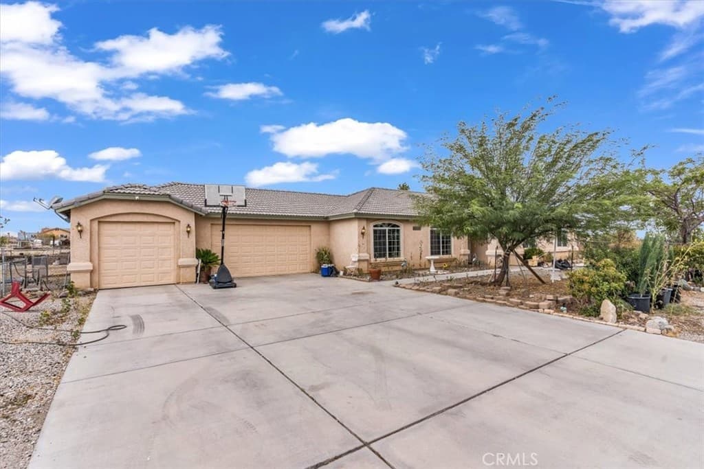 12008 Sierra Vista