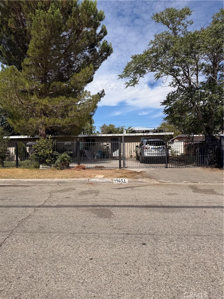 44651 3rd E