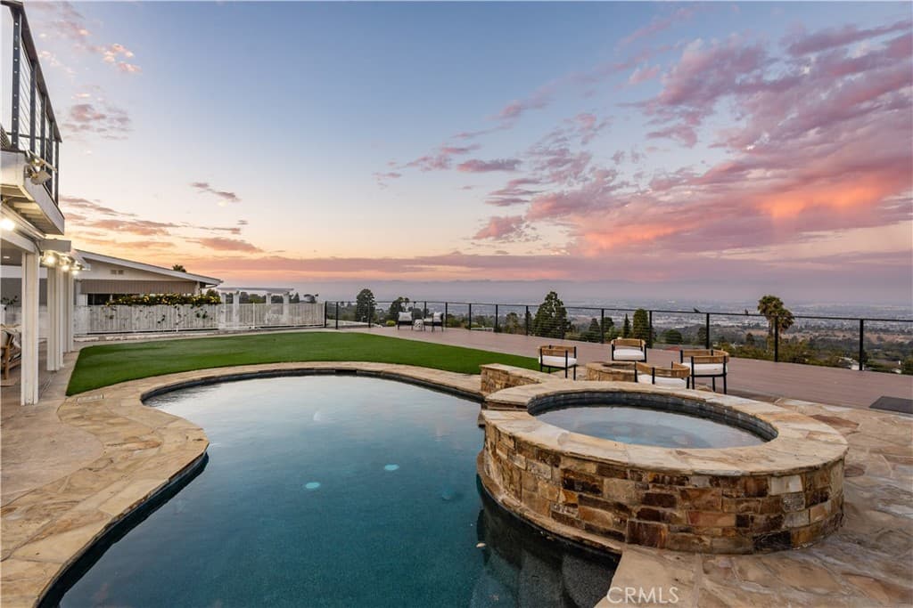 27108 Diamondhead
