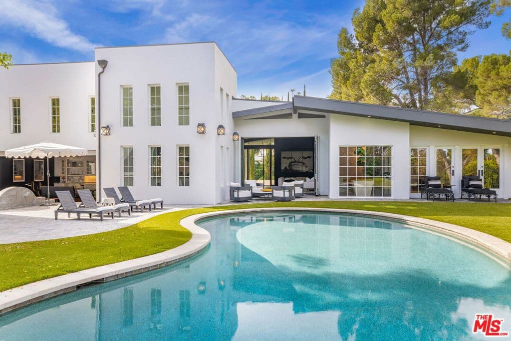 1100 Pine Drive