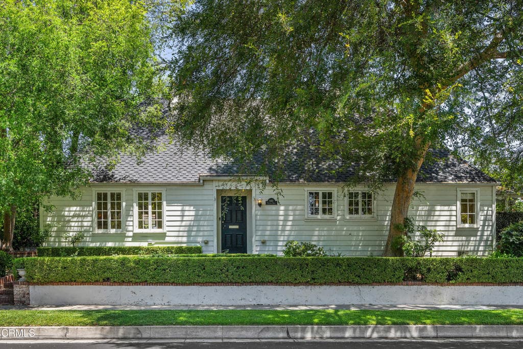840 Victoria