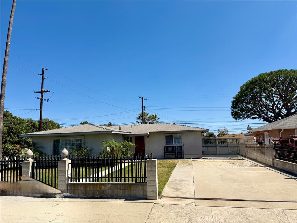 1134 Hermosa Avenue