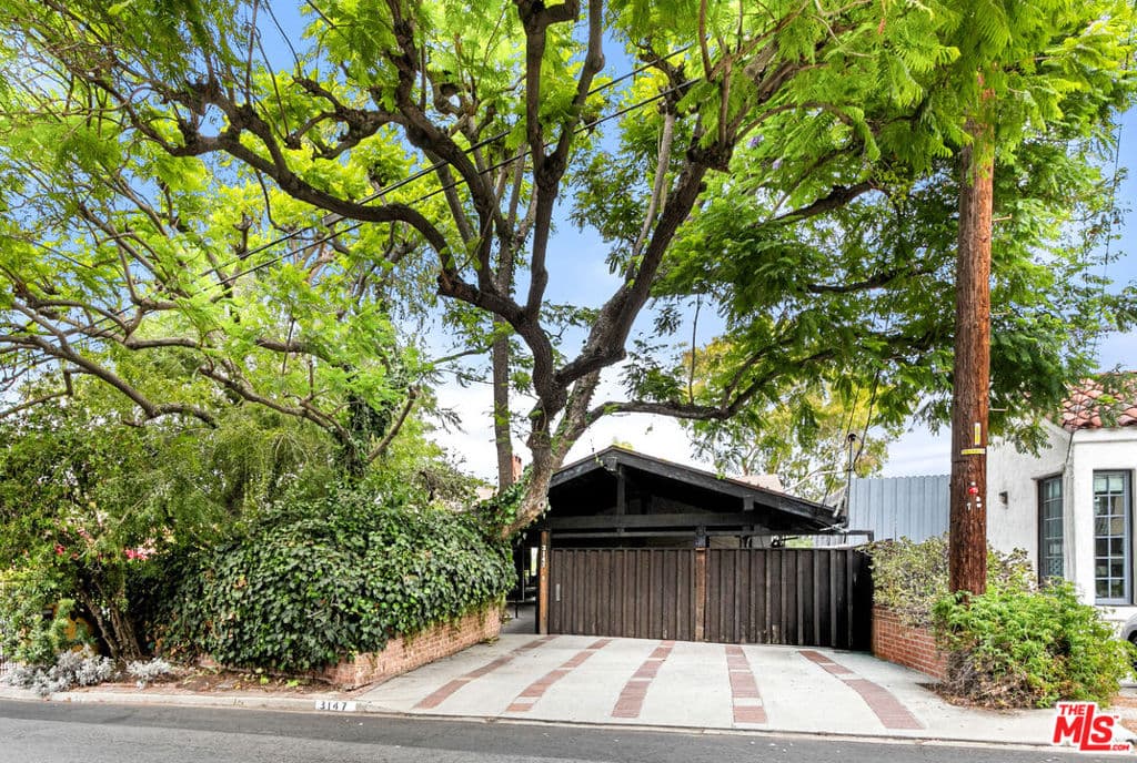 3147 Waverly Drive