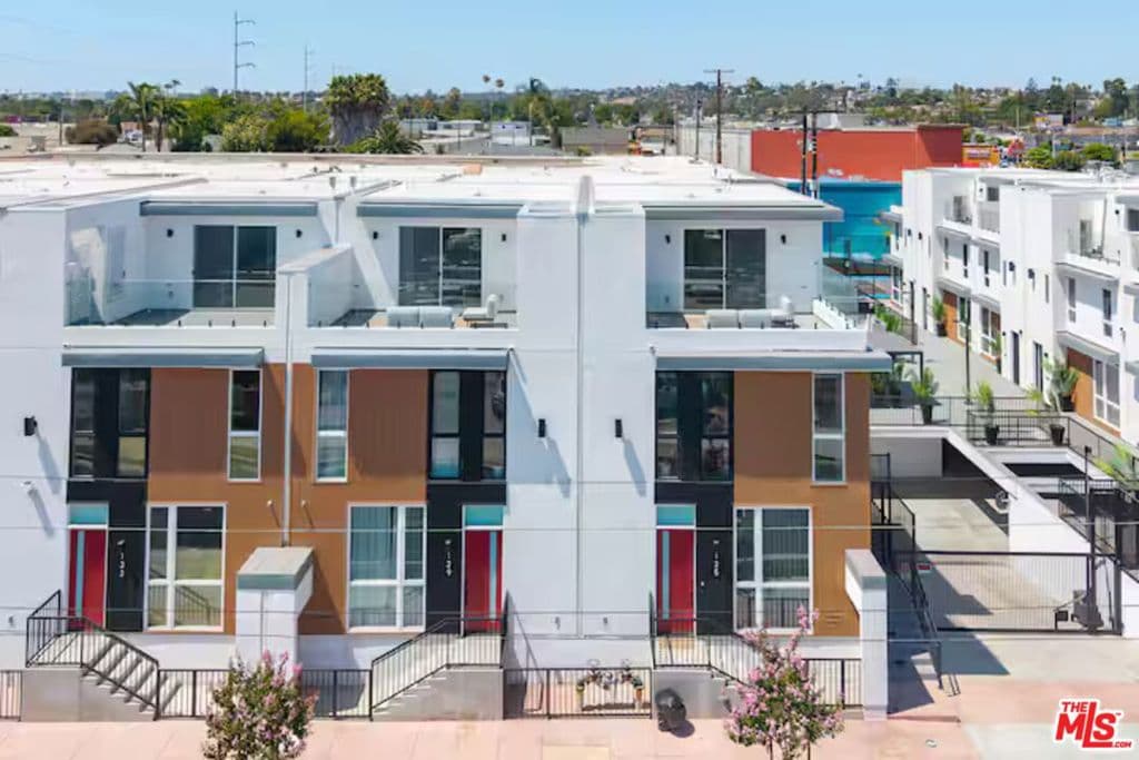 117 W Plymouth