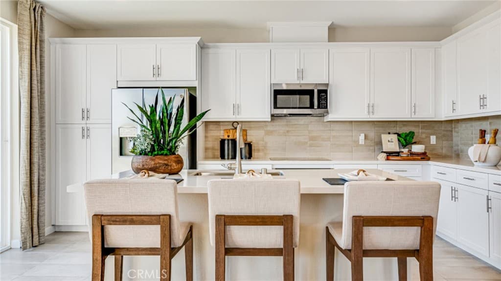 2839 E Amberley Privado
