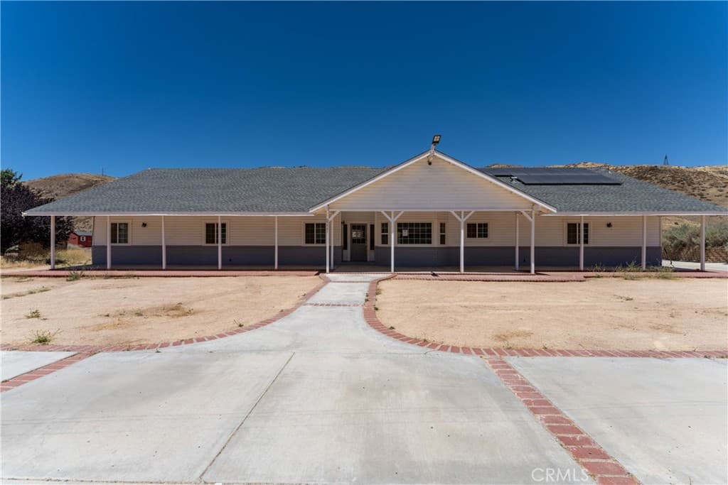 6221 Elizabeth Lake Road