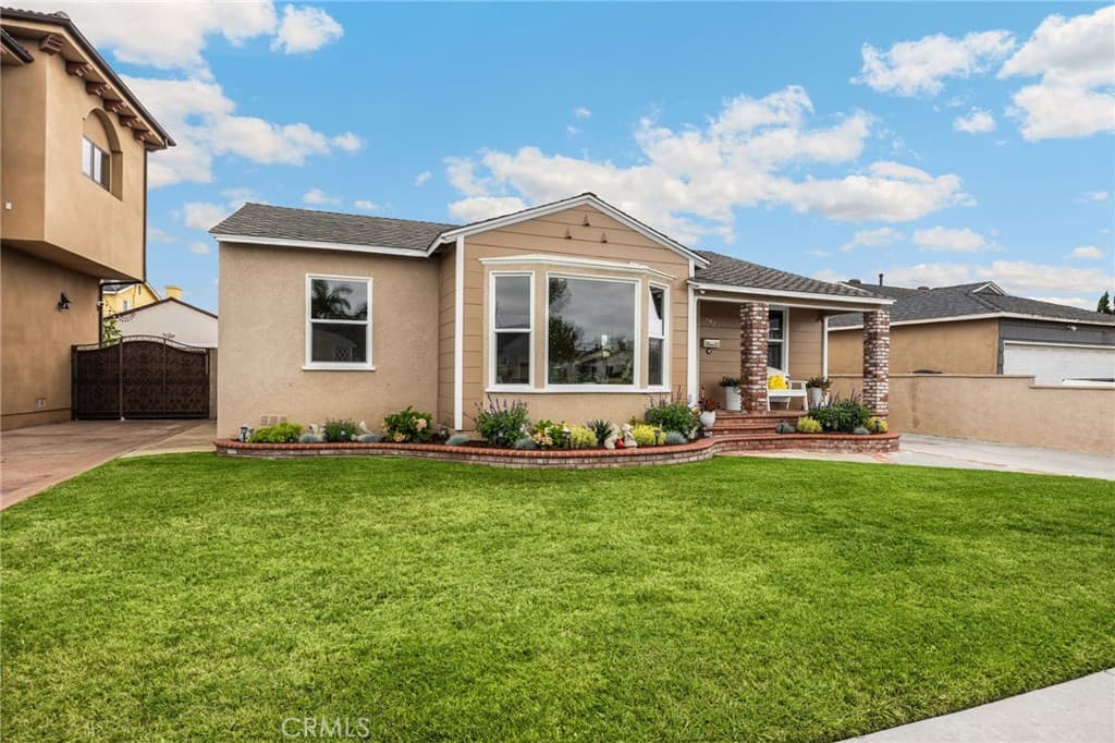 3926 Centralia