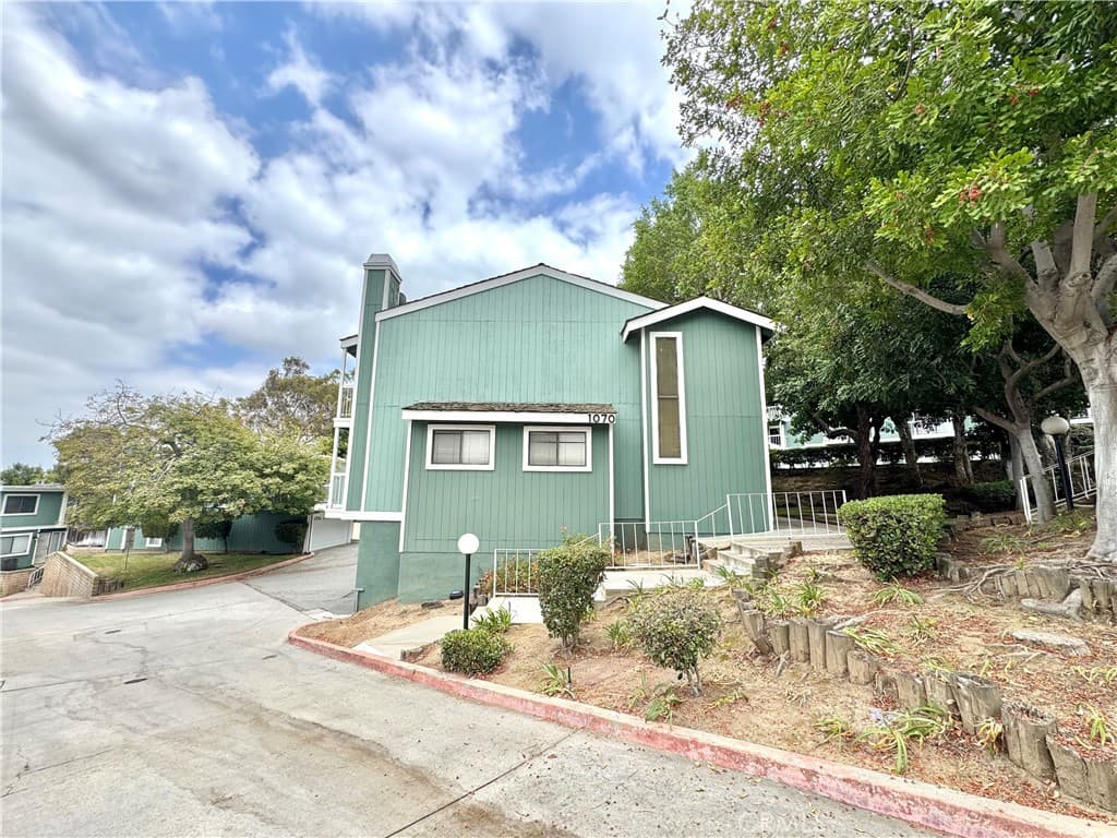 1070 Walnut Grove A