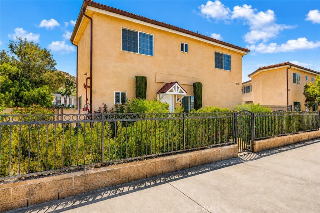9330 Sunland 1
