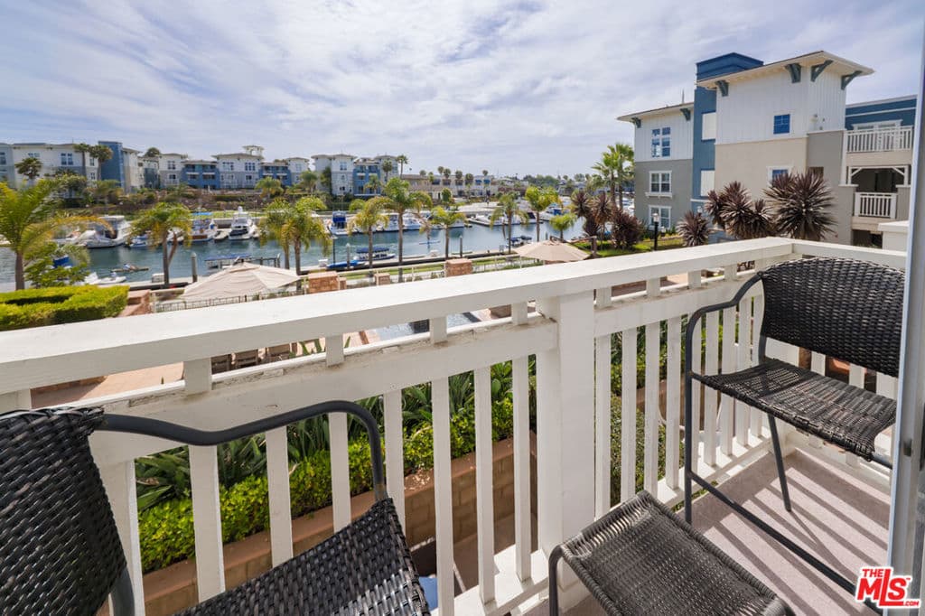 1542 Seabridge Lane