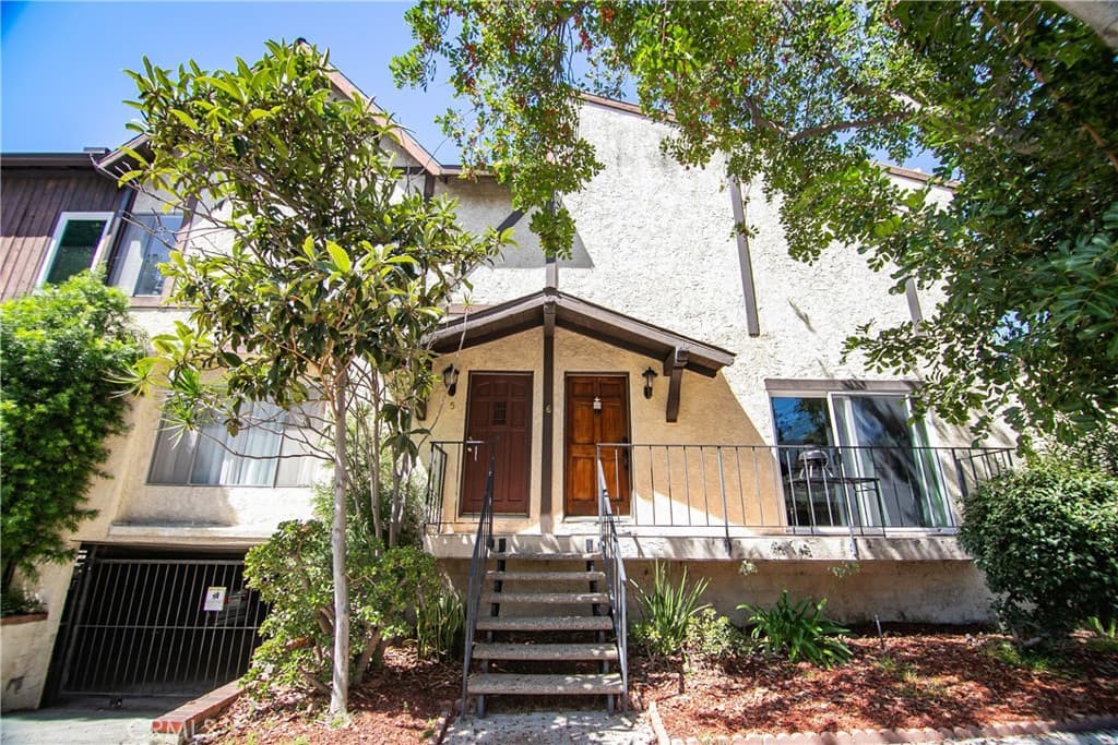 639 E Olive 5