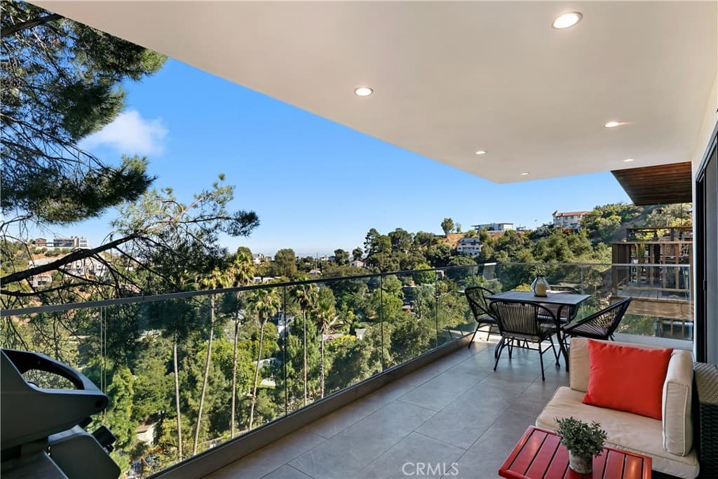 8960 Crescent Drive