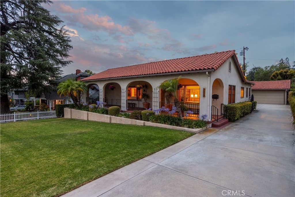 209 N Sunset