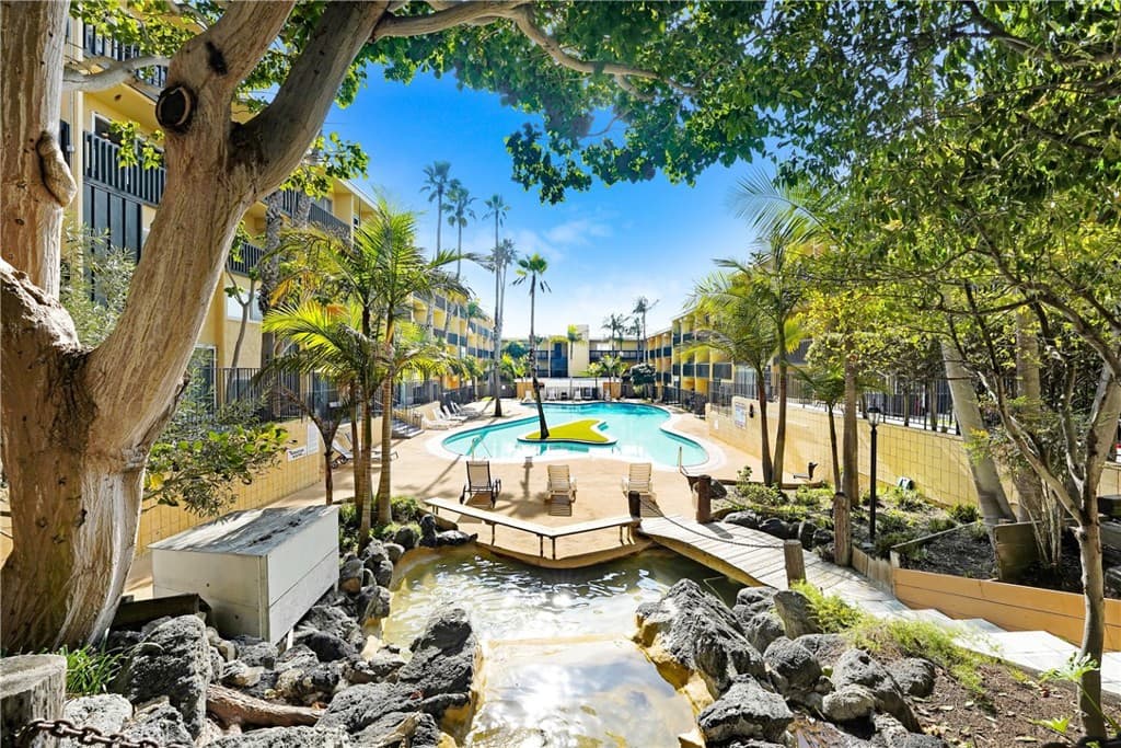 770 W Imperial Avenue 71