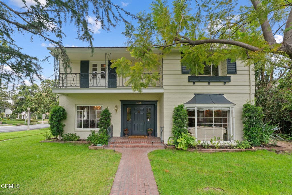 1296 Roanoke Road
