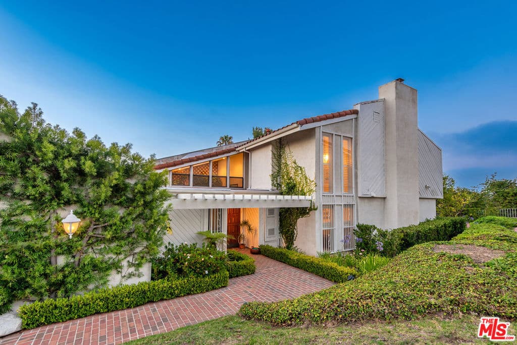 2788 Bottlebrush Drive